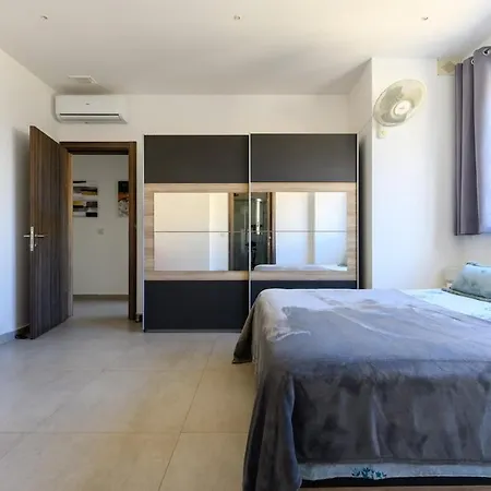 Sunset View, Mellieha, Malta Διαμέρισμα *