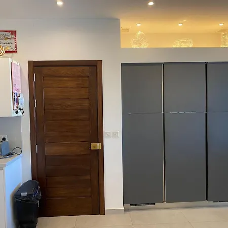 Sunset View, Mellieha, Malta Διαμέρισμα *