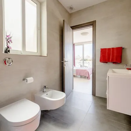 Sunset View, Mellieha, Malta Apartment *